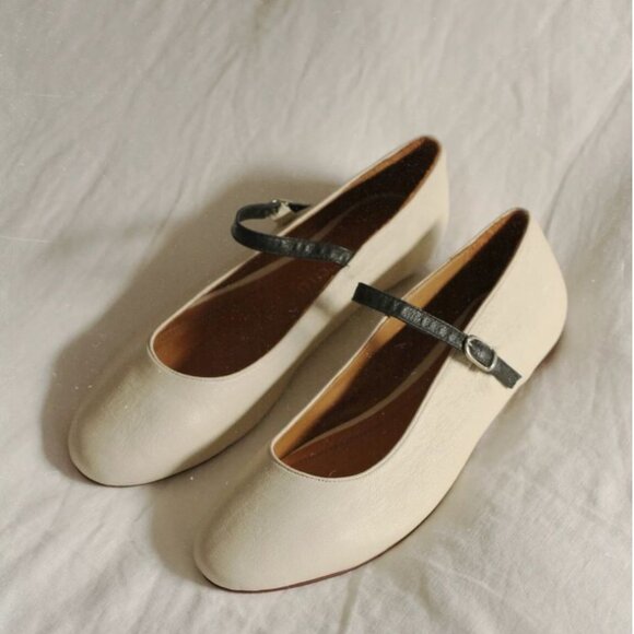 Mari Giudicelli Elisa off-white leather ballet flat size 38 like-new with box